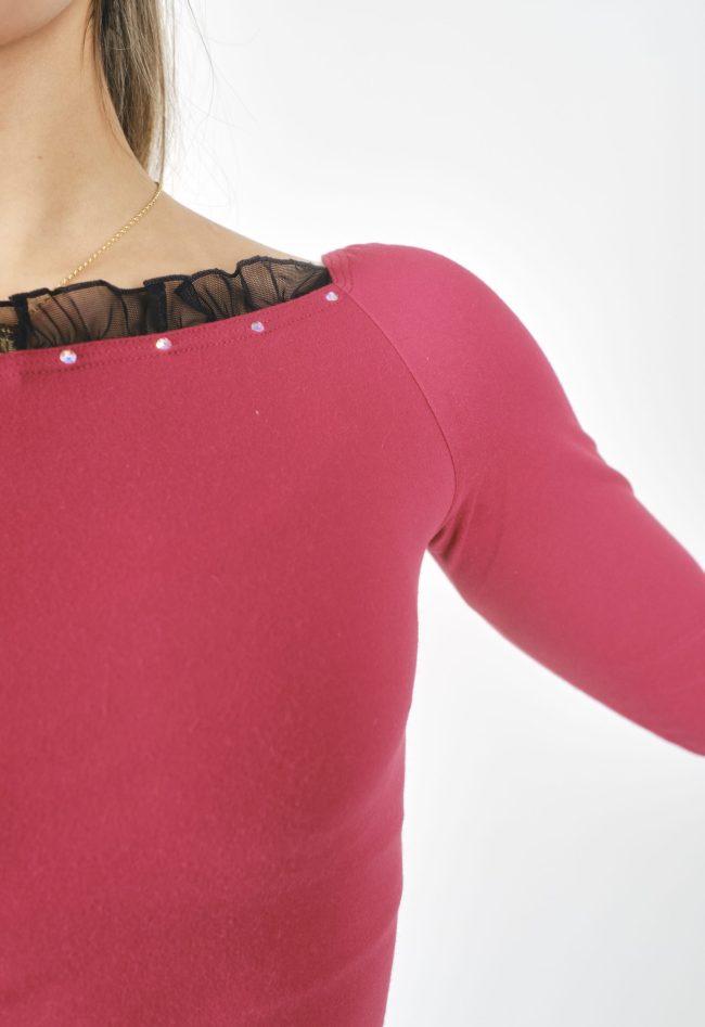 titta shirt with ruffles