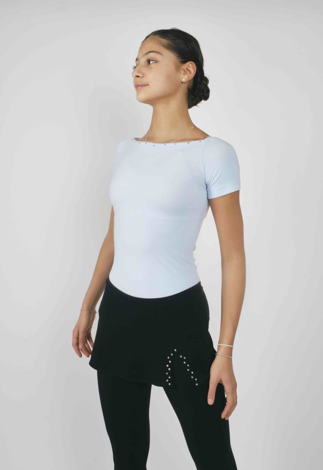 titta shirt with contrasting trim and straps